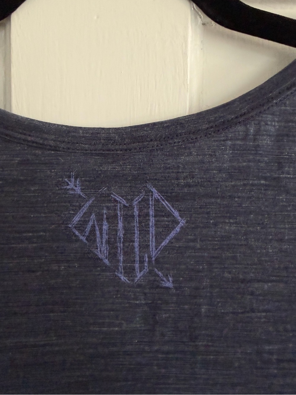 Icebreaker Women's Heathered Navy Tee *Wild” Size XL